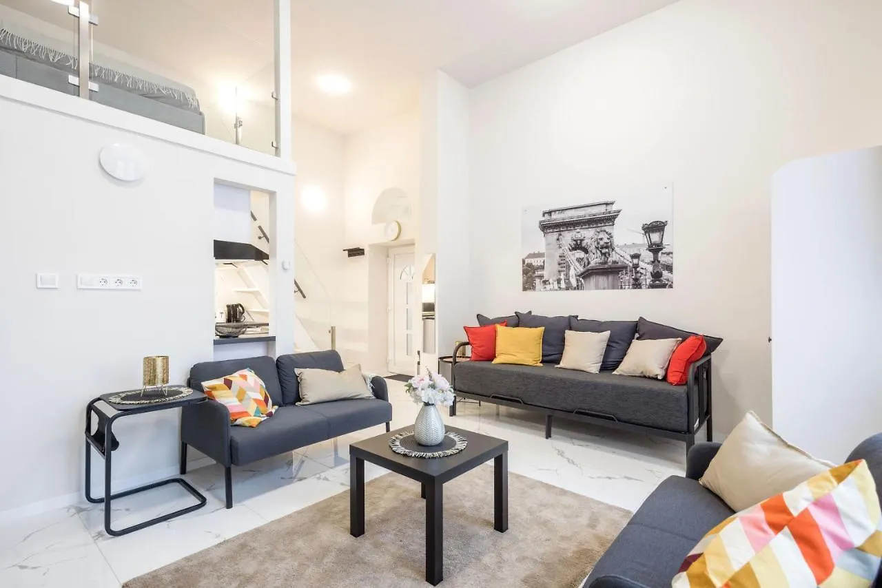 Seventh Heaven 3 Apartment Budapest