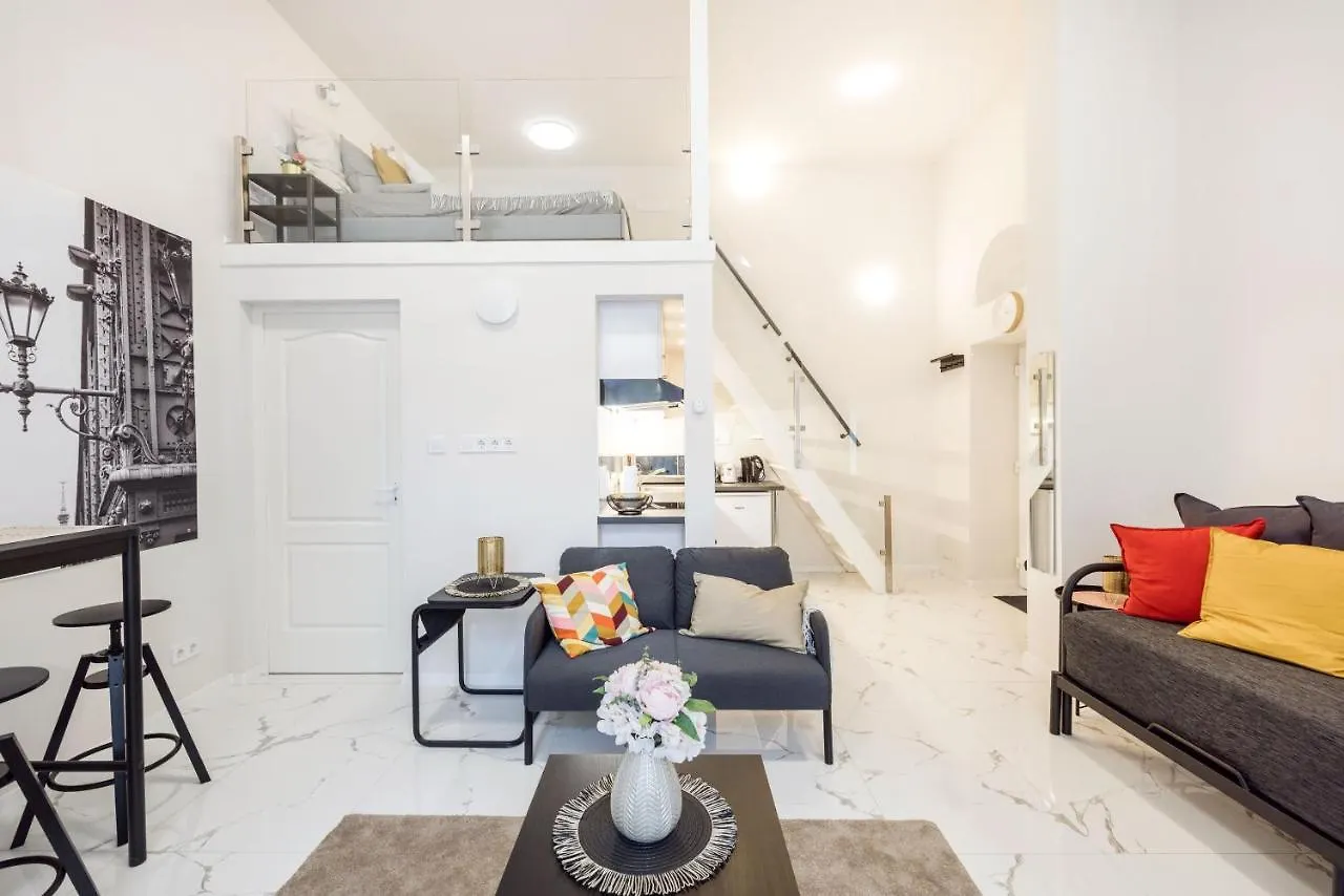 Seventh Heaven 3 Apartment Budapest