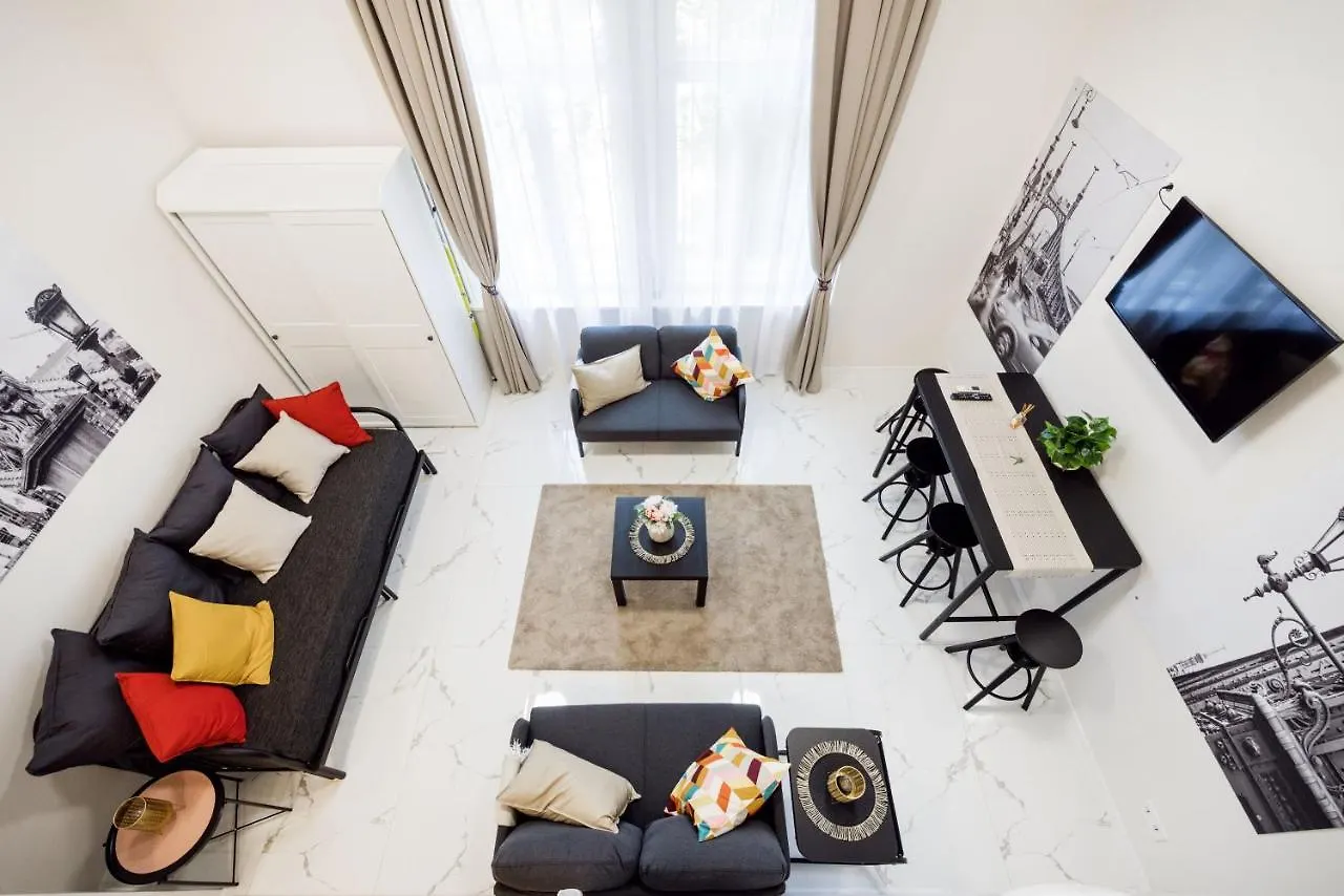 Seventh Heaven 3 Apartment Budapest 0*,  Hungary